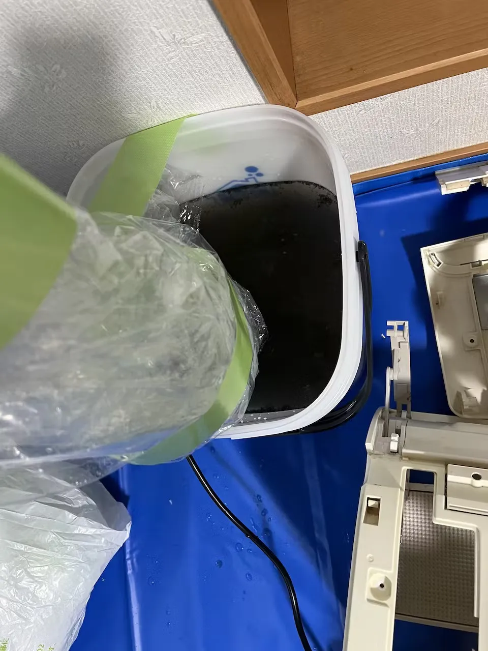 エアコン清掃中